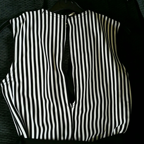 ONE LEFT! Striped romper - Picture 6 of 7